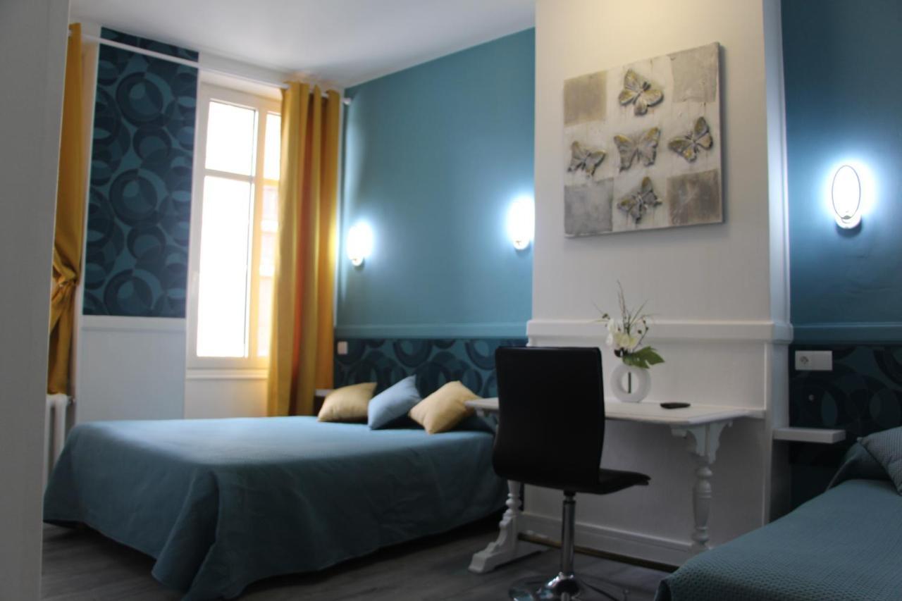 Hotel Au Chapon Fin Poitiers Esterno foto