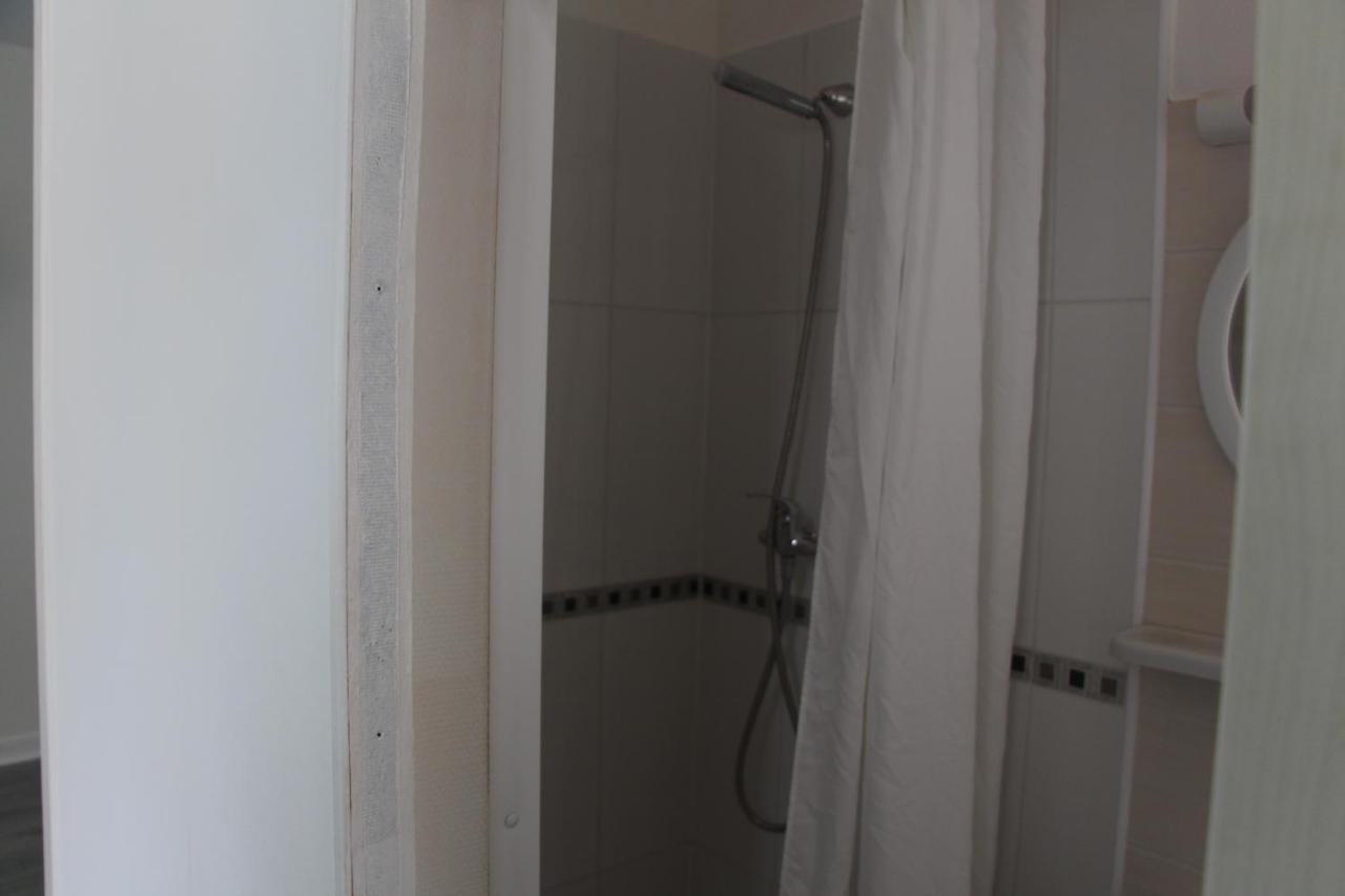 Hotel Au Chapon Fin Poitiers Esterno foto