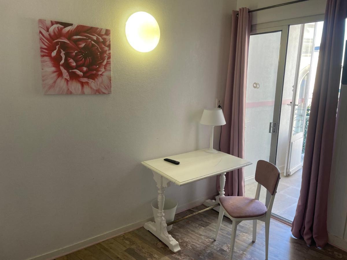 Hotel Au Chapon Fin Poitiers Esterno foto