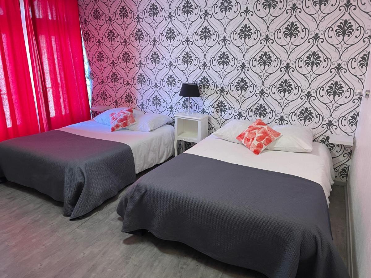 Hotel Au Chapon Fin Poitiers Esterno foto