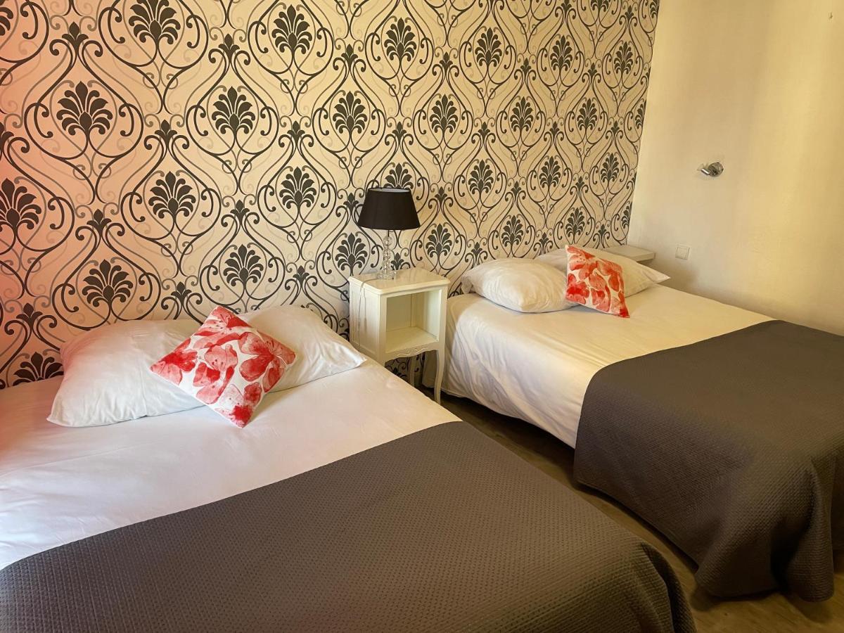 Hotel Au Chapon Fin Poitiers Esterno foto