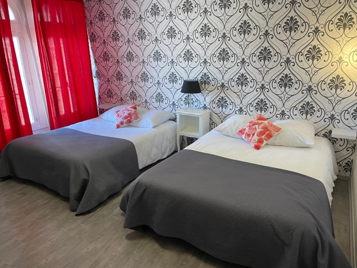 Hotel Au Chapon Fin Poitiers Esterno foto